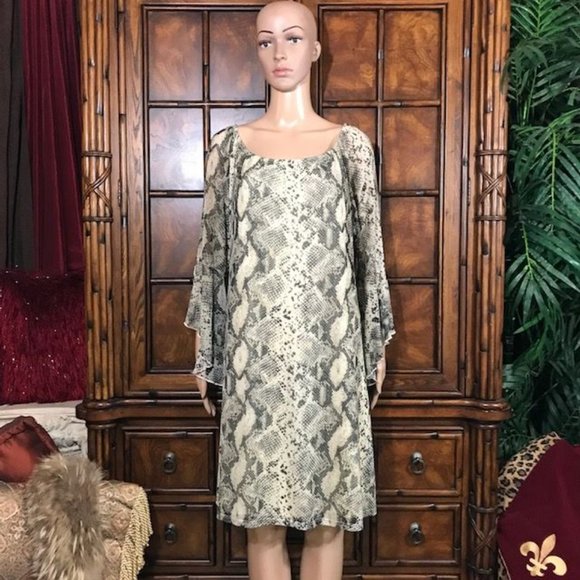Honeyme Curvvy Python Print Bell Sleeve Dress - Picture 1 of 15